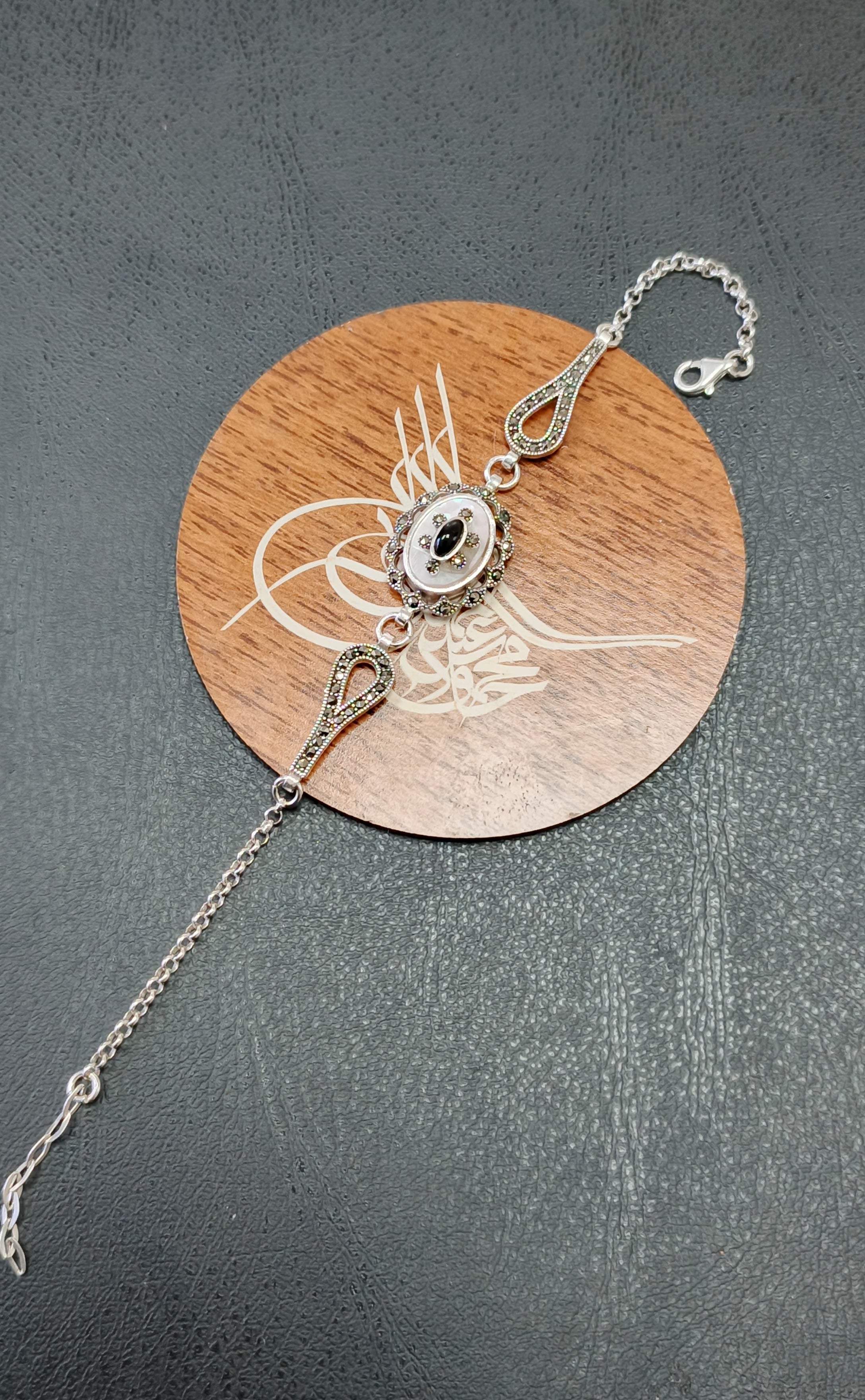 OLTU TAŞINDAN YAPILMA BİLEKLİKLER