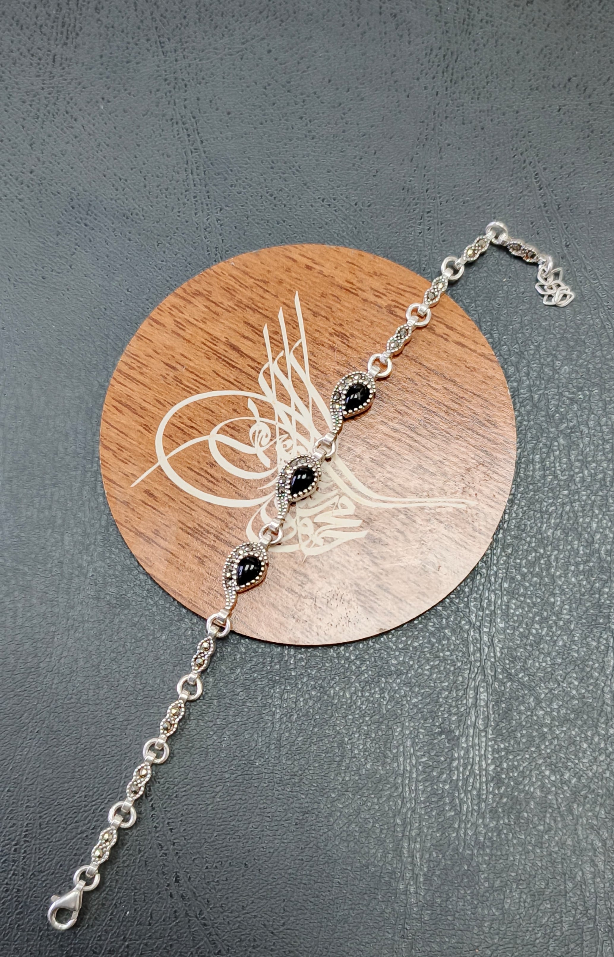 OLTU TAŞINDAN YAPILMA BİLEKLİKLER