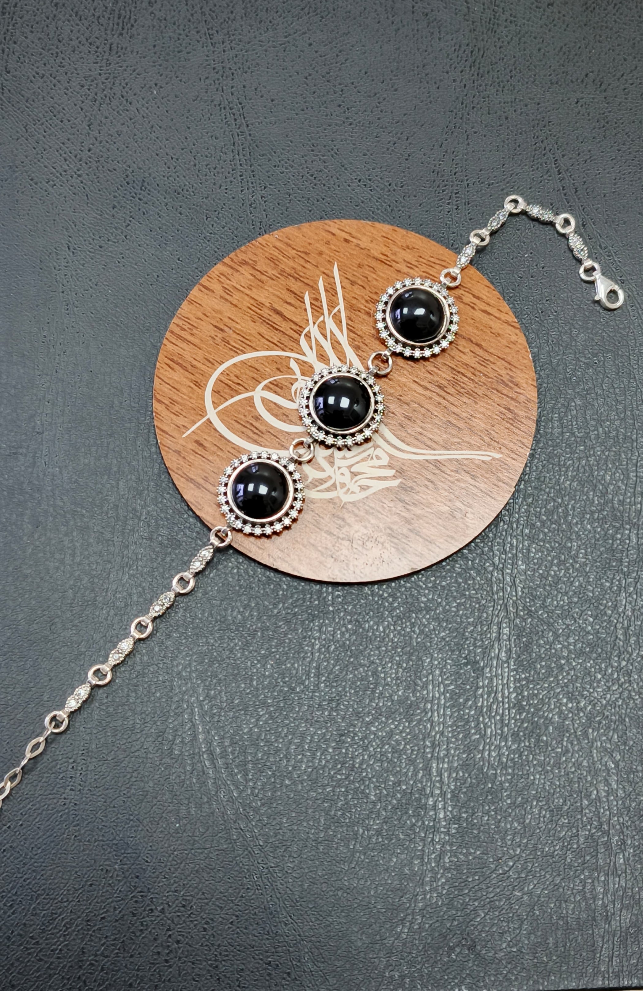 OLTU TAŞINDAN YAPILMA BİLEKLİKLER