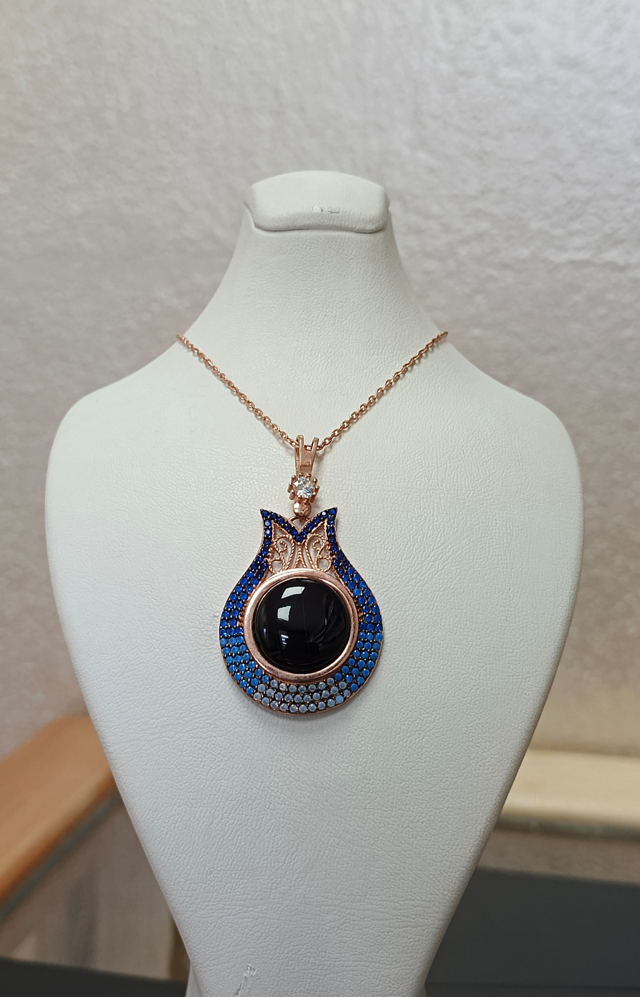 OLTU TAŞINDAN YAPILMA KOLYELER